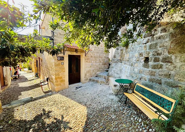 Nonna Cannella Rhodes City